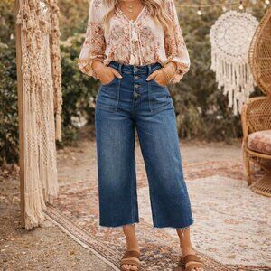 Carly Jeans Hendrix wide leg jeans size 9 30" medium wash cropped cut off hem